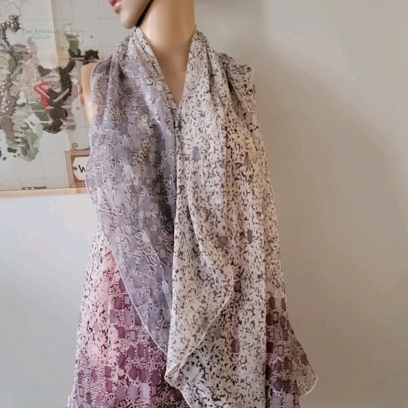 Style 101 Sheer Poncho, size Large - Picture 2 of 4
